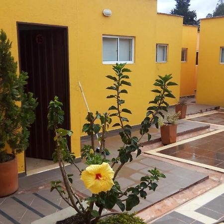 Hostal El Hangar Ріонегро Екстер'єр фото