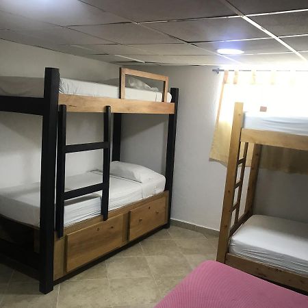 Hostal El Hangar Ріонегро Екстер'єр фото