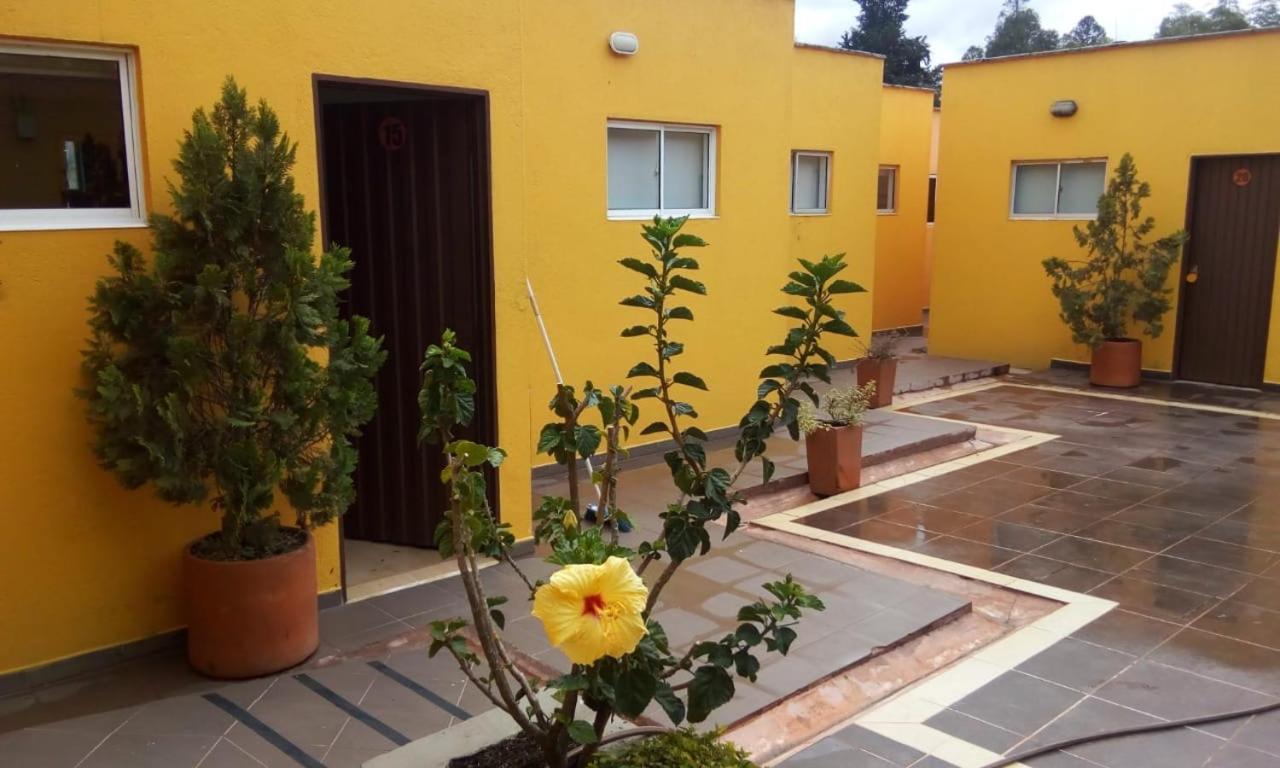 Hostal El Hangar Ріонегро Екстер'єр фото