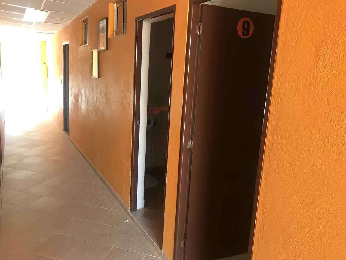 Hostal El Hangar Ріонегро Екстер'єр фото